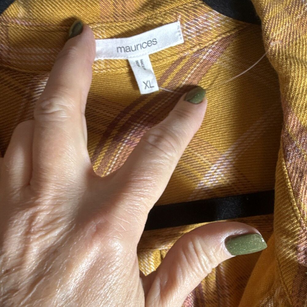 Maurices Yellow Purple White Plaid Collared Button-Up Long Sleeve Rayon XL - Picture 3 of 12